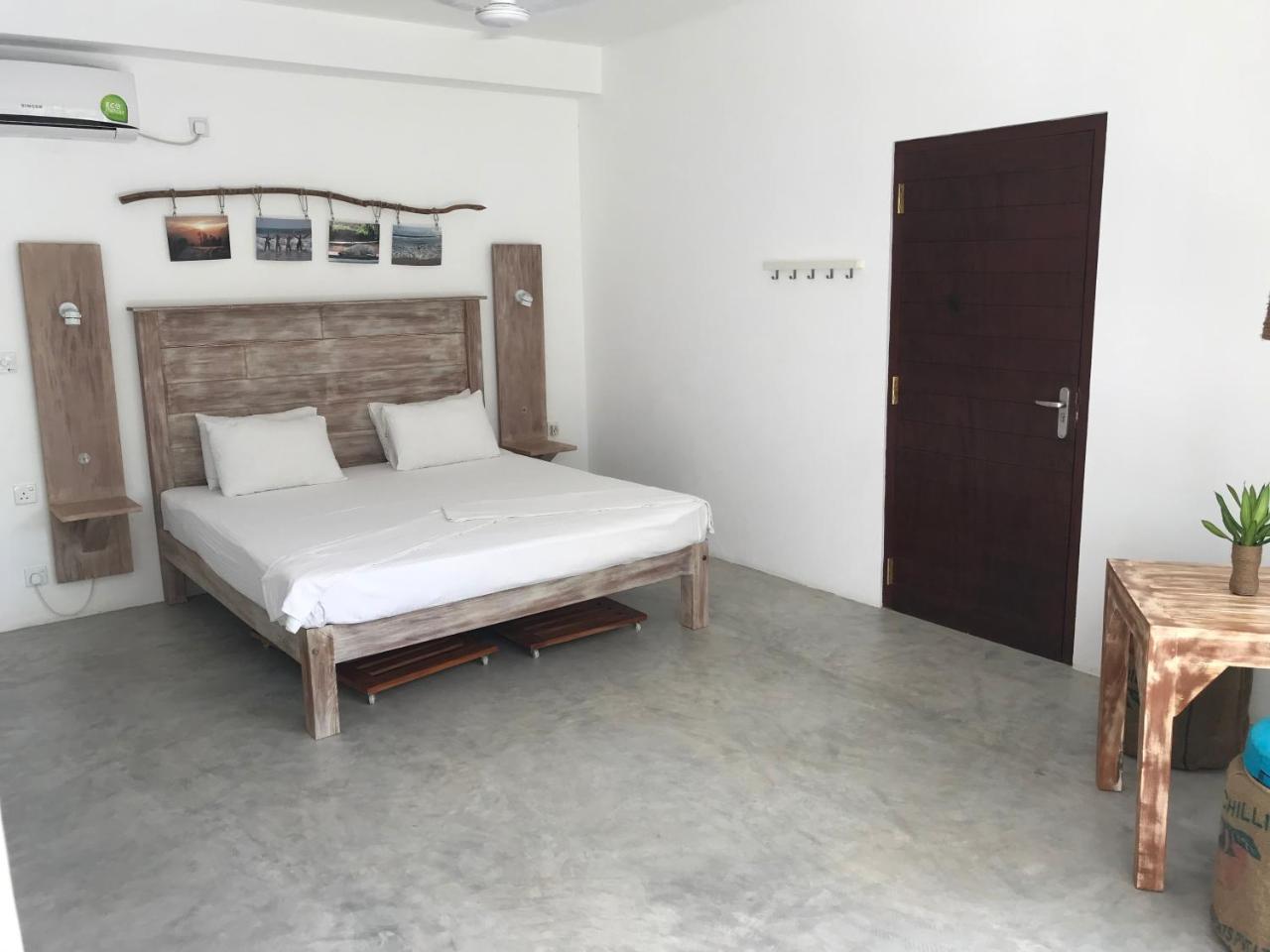 Jippie The Villa Hikkaduwa Buitenkant foto