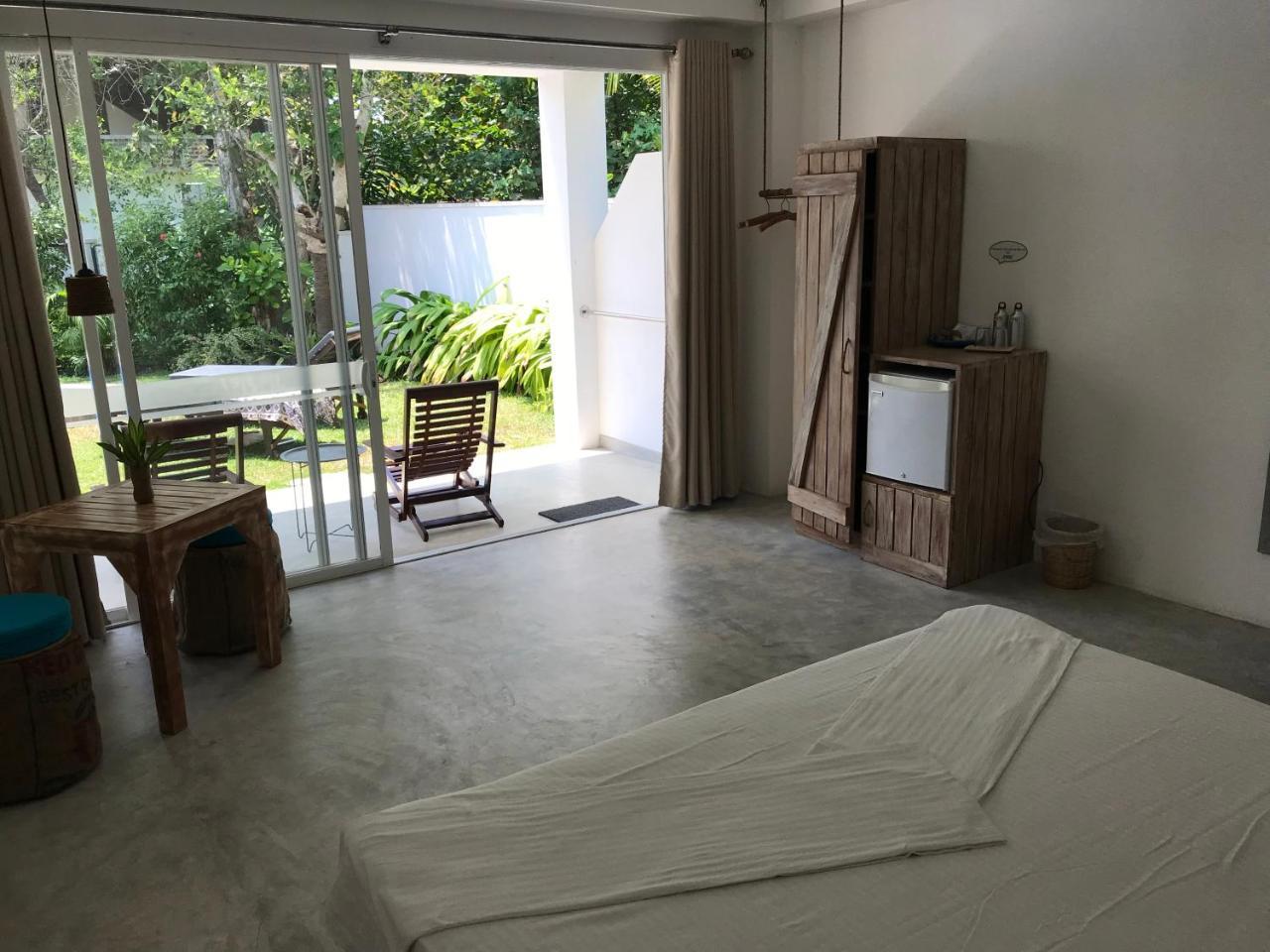 Jippie The Villa Hikkaduwa Buitenkant foto